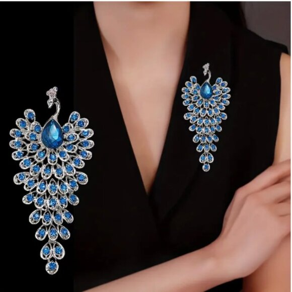 Jewelry - New Large Rhinestone Dangle Peacock Brooch
